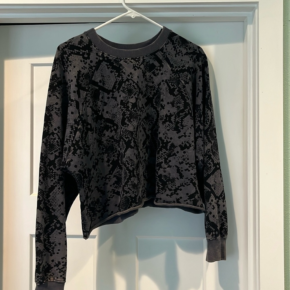 Joy Lab medium cropped sweatshirt